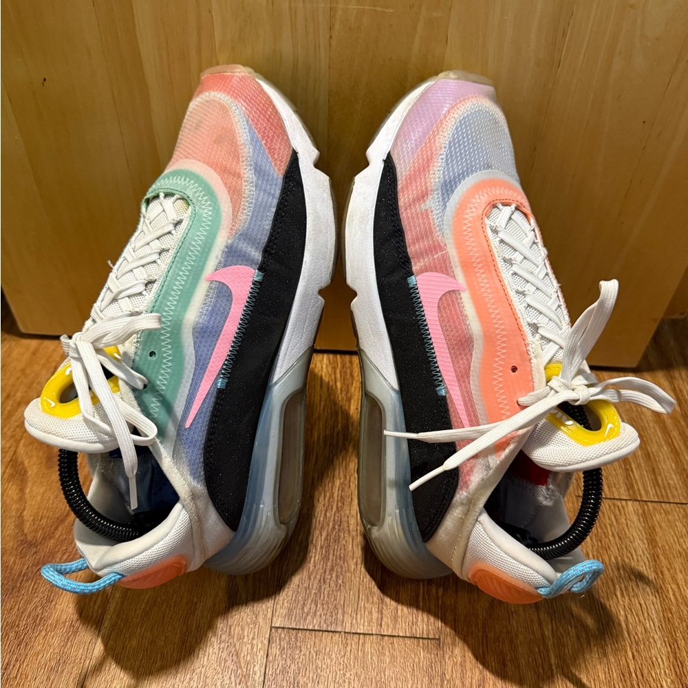 Nike air max Sneakers with Pink and Orange Accents